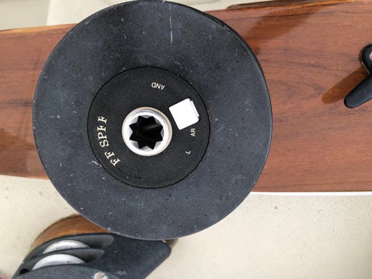 Продажа яхты DEFIANT - PETERSON