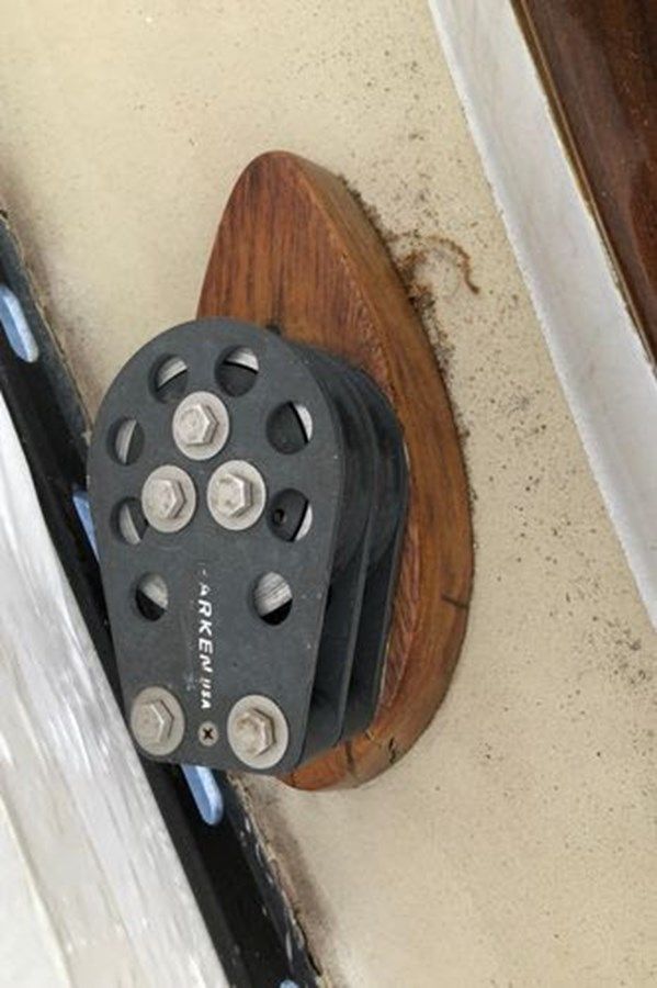 Лучшая цена на DEFIANT - PETERSON