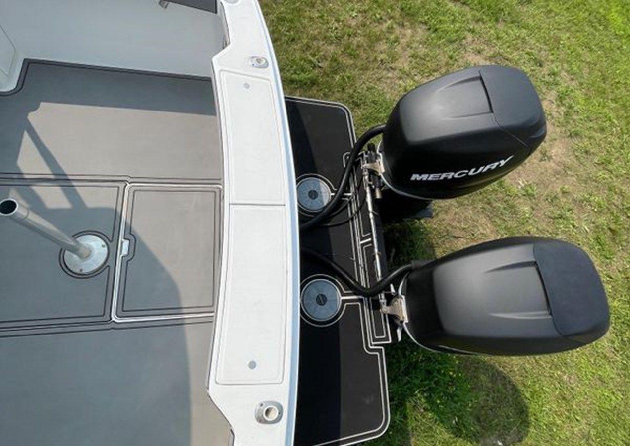 Купить яхту 2005 Luhrs Custom 29 Custom 29 в Shestakov Yacht Sales