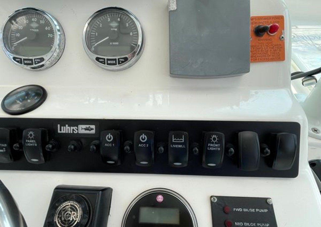 Купить яхту 2005 Luhrs Custom 29 в Shestakov Yacht Sales