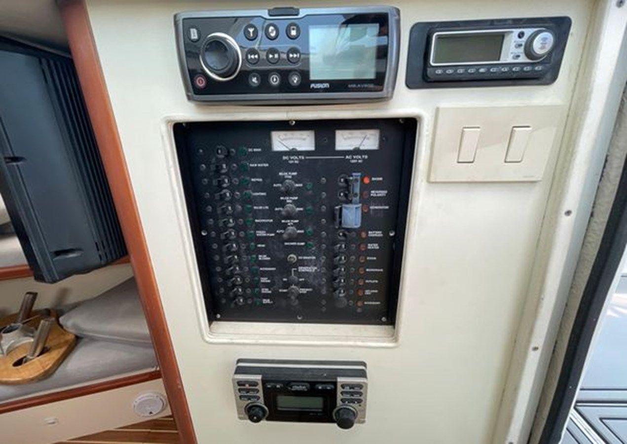 Лучшая цена на 2005 Luhrs Custom 29 30