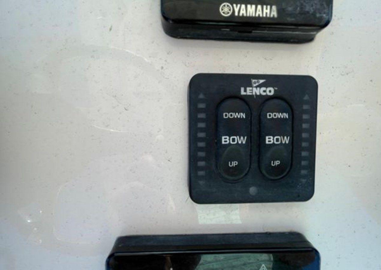 2011 Pursuit 280 Center Console - PURSUIT BOATS