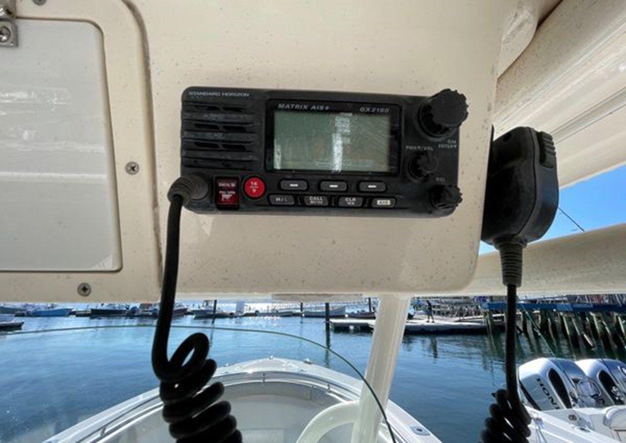 best yacht sales deals 2011 Pursuit 280 Center Console 30