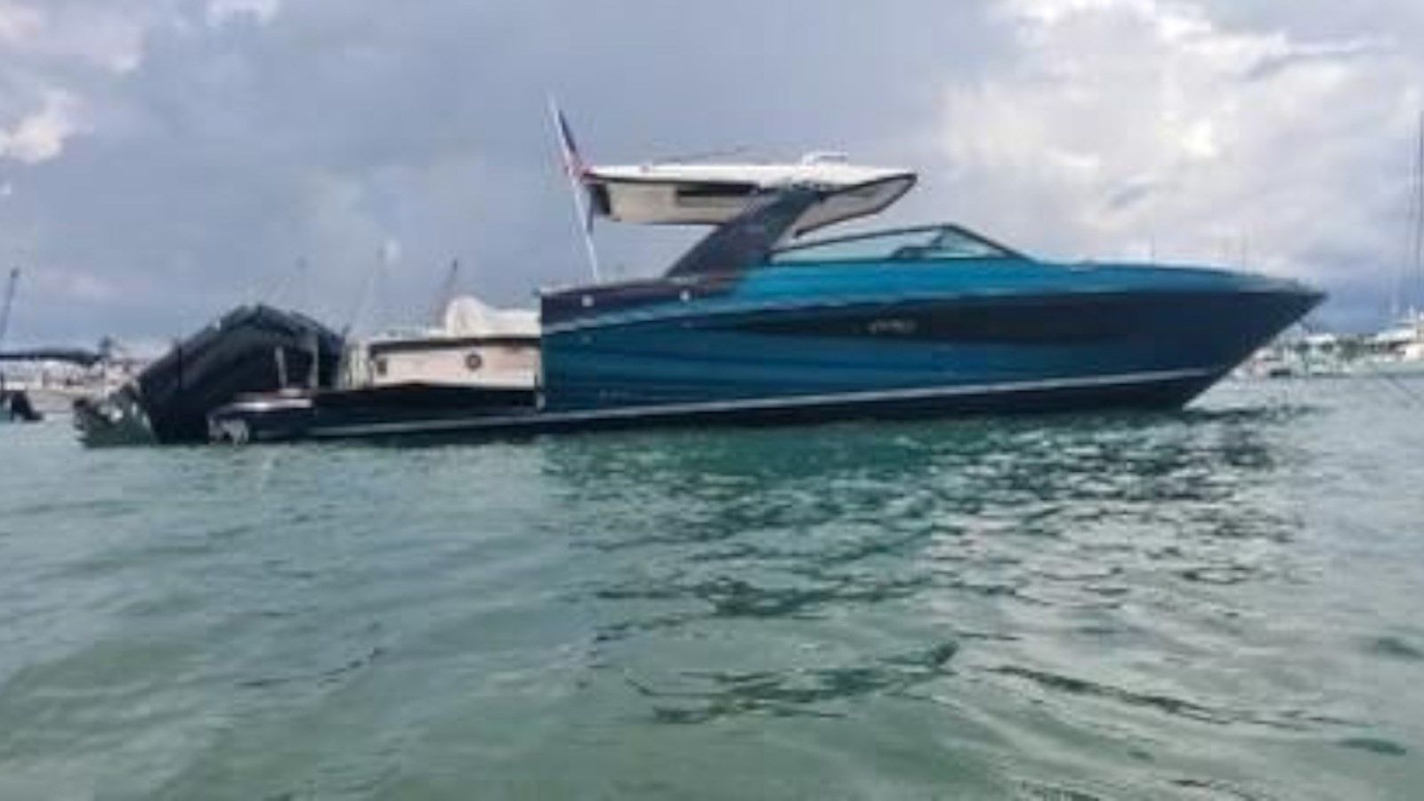 the best price on Kelly's Buoys 40