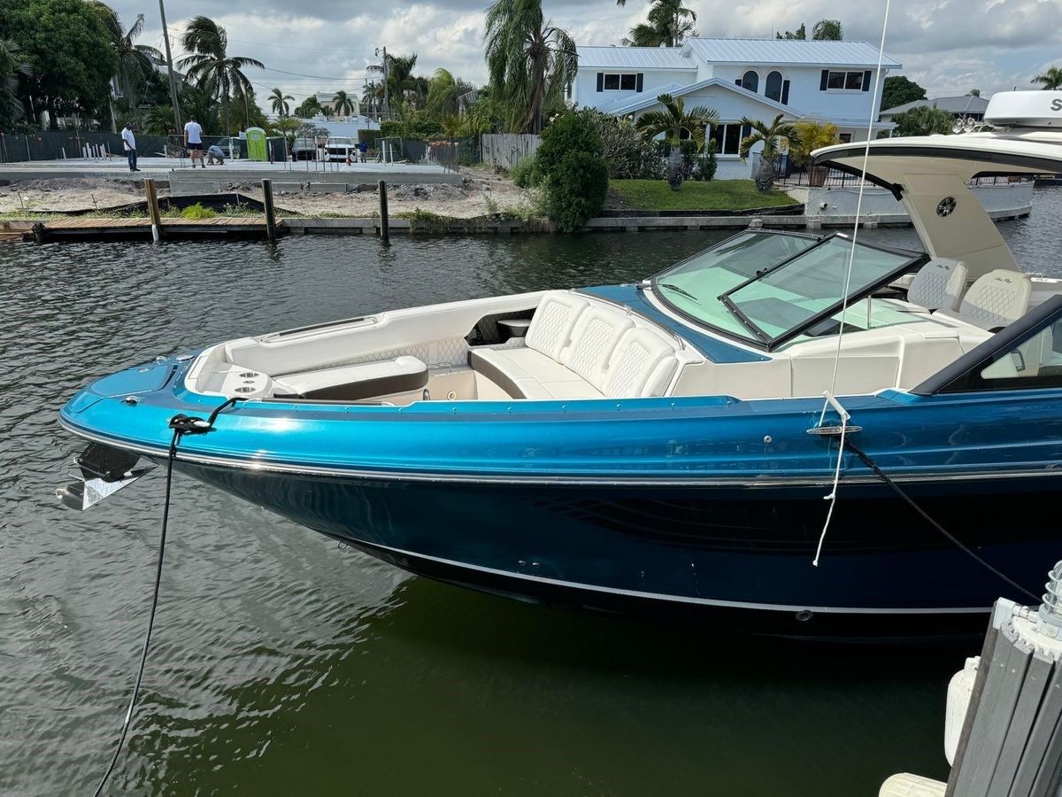 Buy a Kelly's Buoys - SEA RAY at Shestakov Yacht Sales