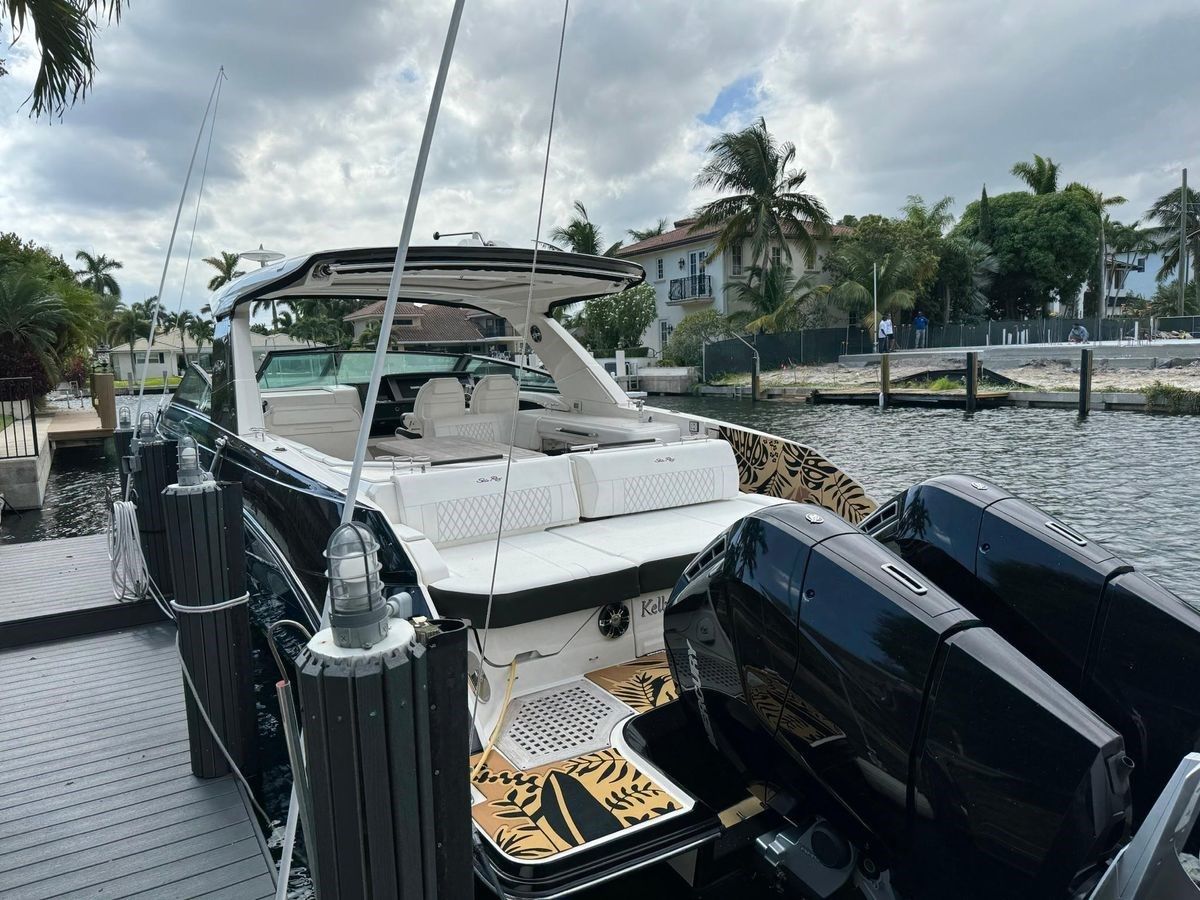 Buy a yacht Kelly's Buoys - SEA RAY