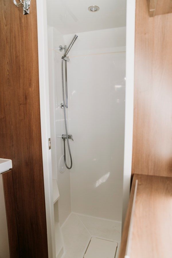 Buy a BALI 4.3 OPEN SPACE 47 at Shestakov Yacht Sales