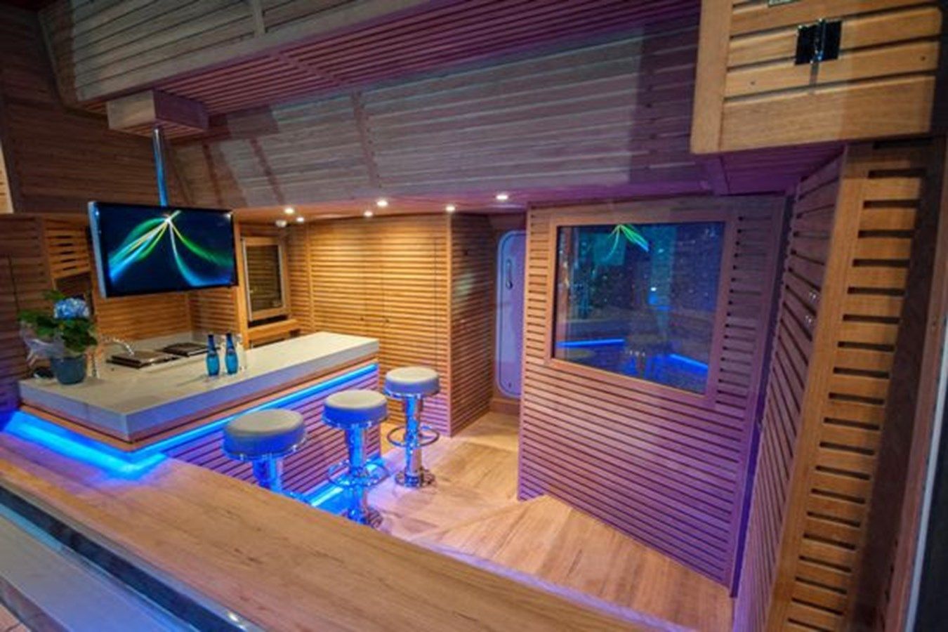 Стоимость яхты 2027 MCP 106 LE - MCP YACHTS