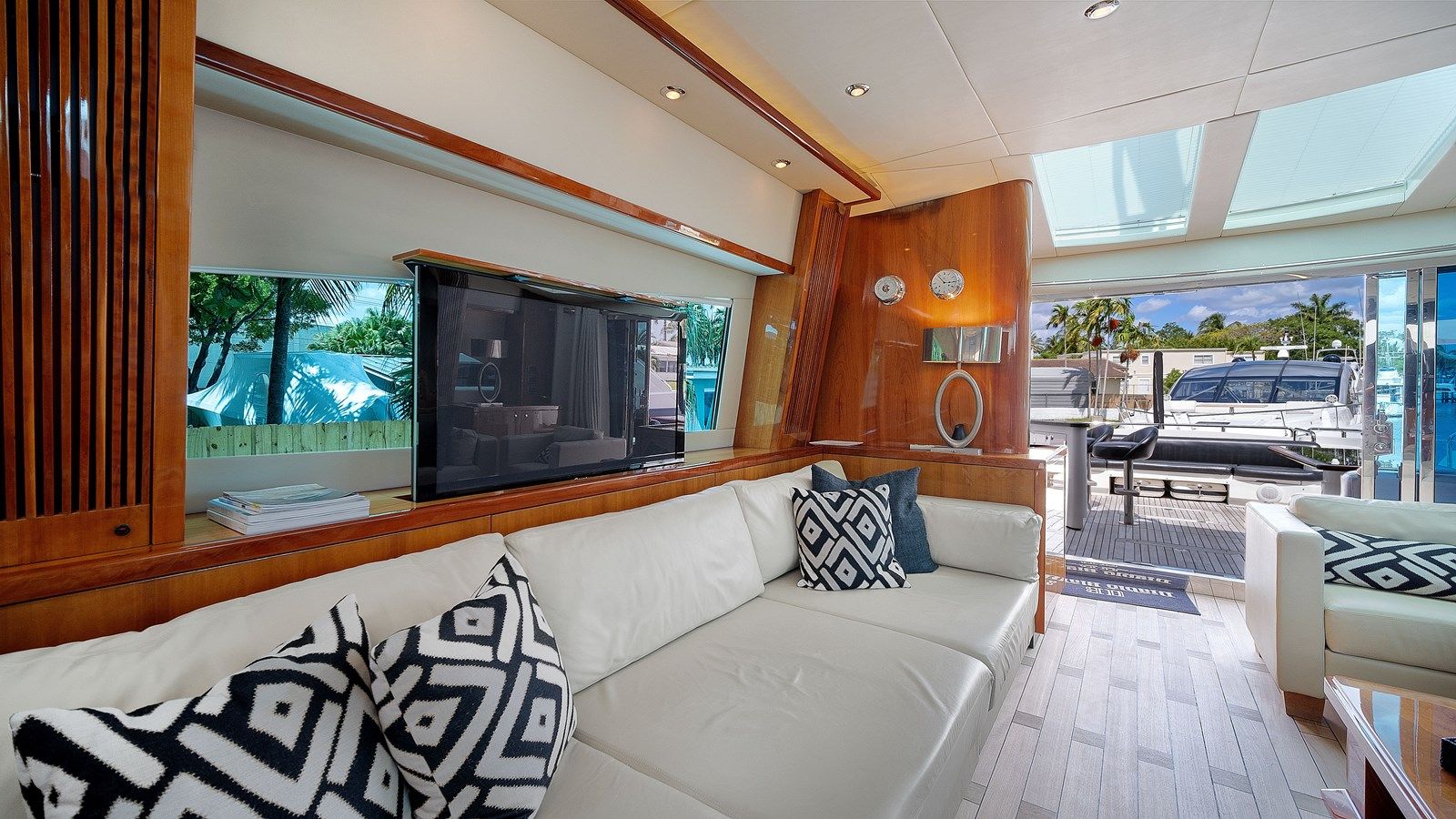 Лучшая цена на GBXSK04137L607 - Sunseeker