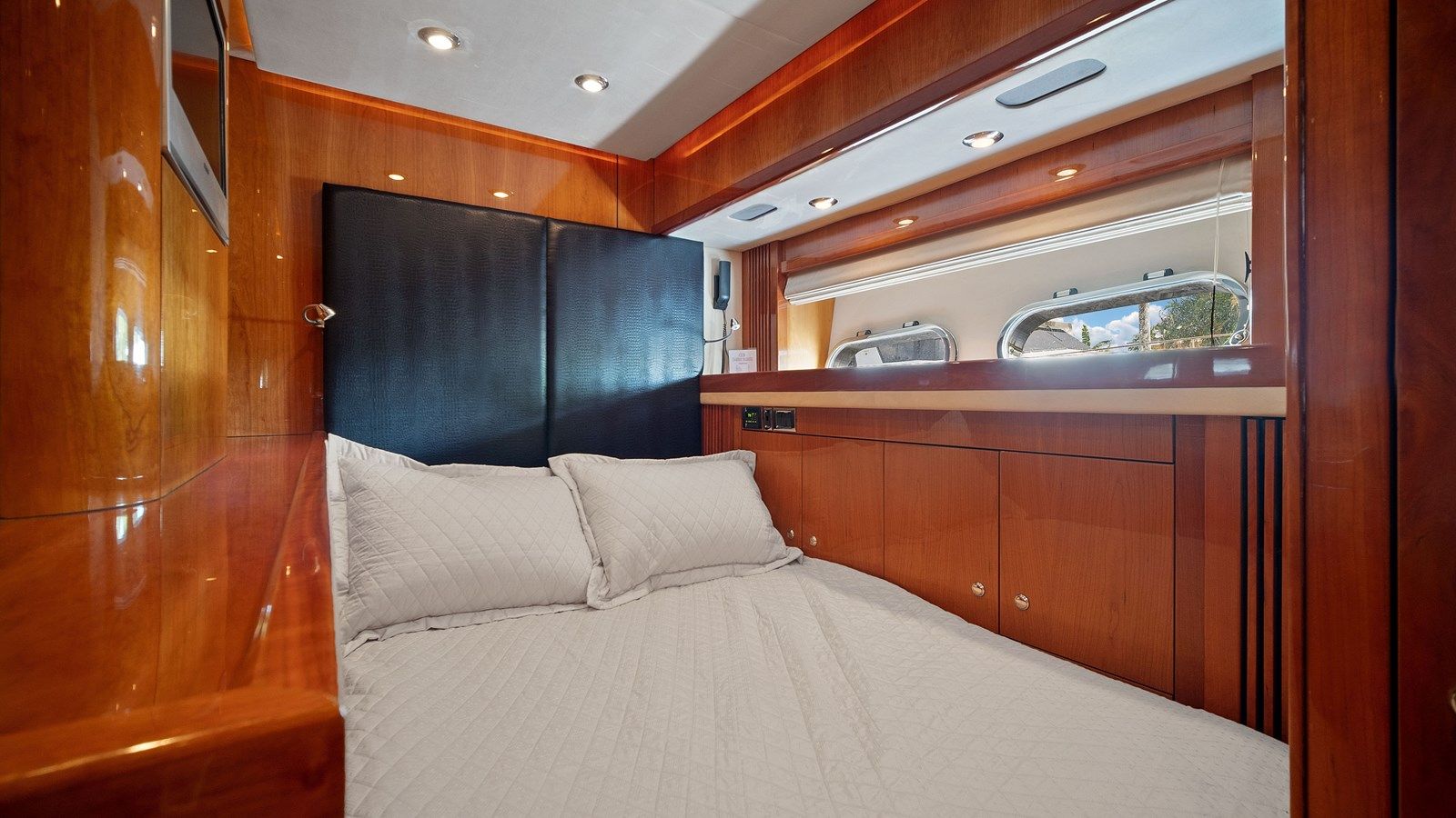 Стоимость яхты GBXSK04137L607 - Sunseeker