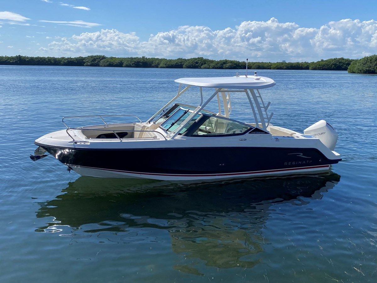 Buy a CASA - 2022 Boston Whaler 240 Vantage @ Cancun 24 at Shestakov Yacht Sales