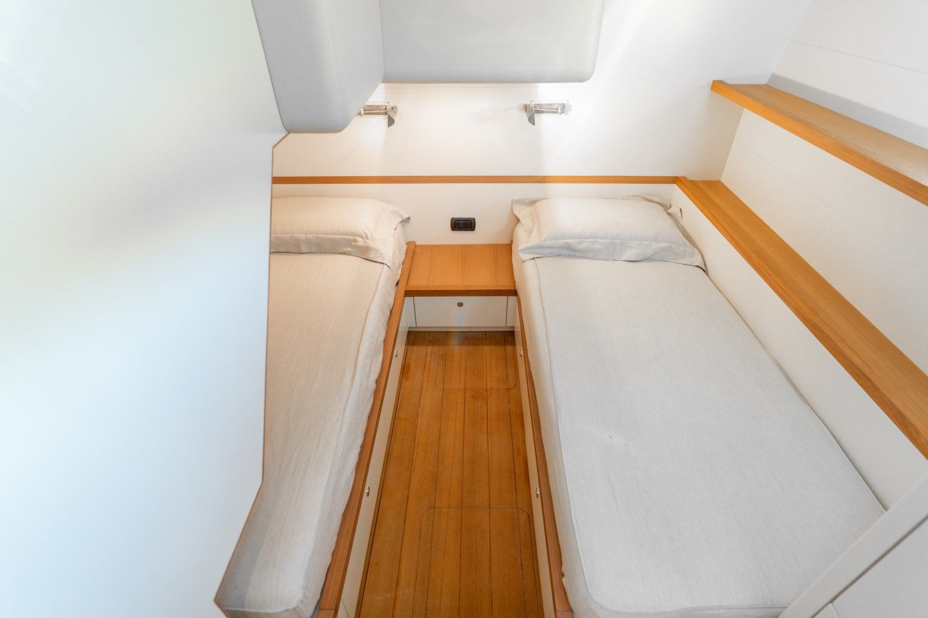 the best price on WOLFDANCER 49