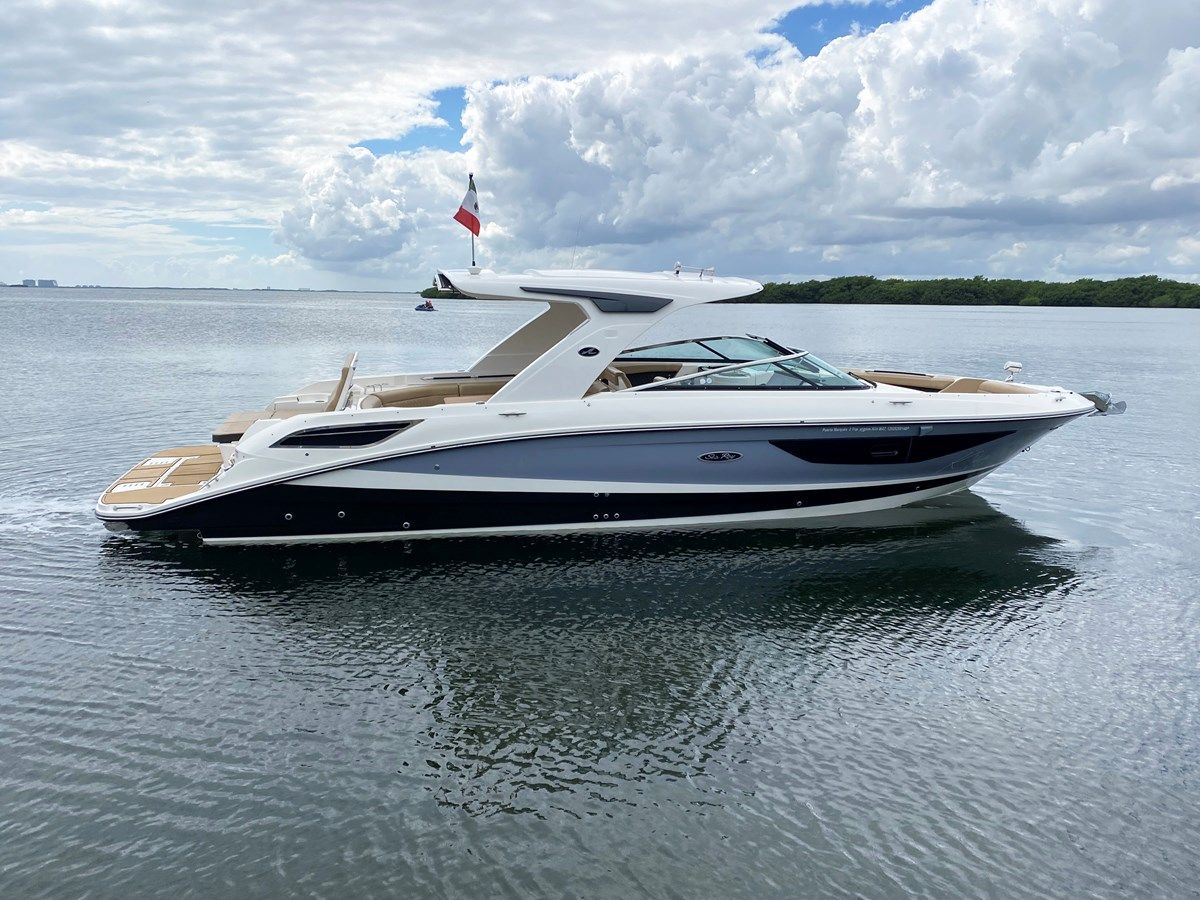 Лучшие предложения покупки яхты CASA - 2021 SEA RAY 350 SLX @ CANCUN