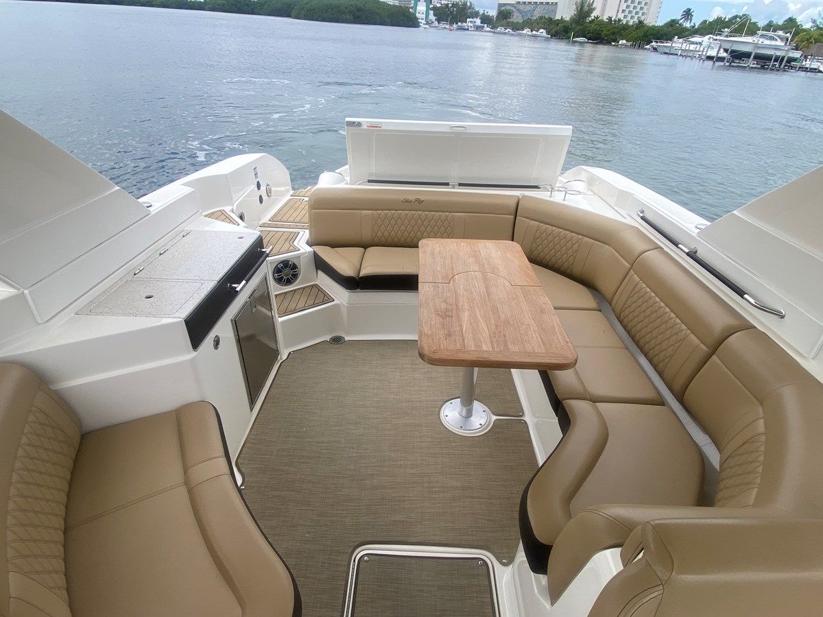 Стоимость яхты CASA - 2021 SEA RAY 350 SLX @ CANCUN - SEA RAY