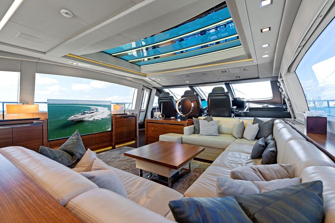 Buy a MINE SET - Mangusta at Shestakov Yacht Sales