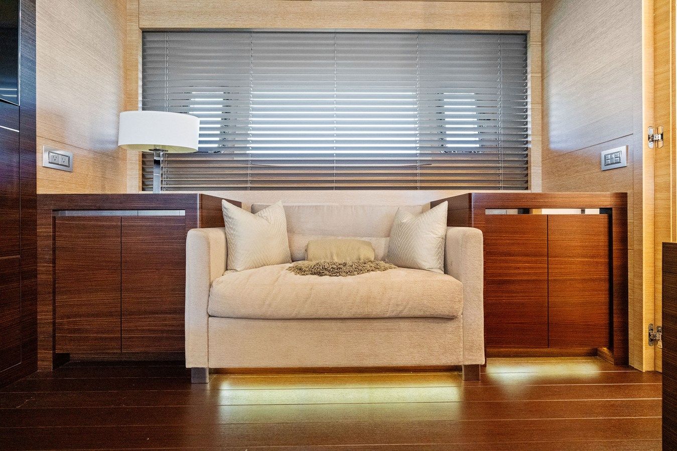MINE SET - Mangusta yacht sale