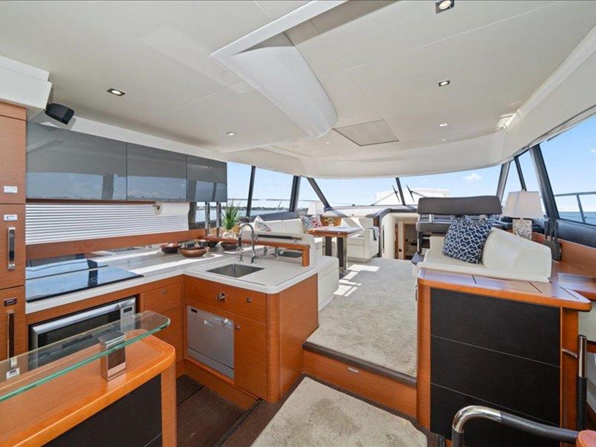 Купить яхту ACLARITY 550 в Shestakov Yacht Sales