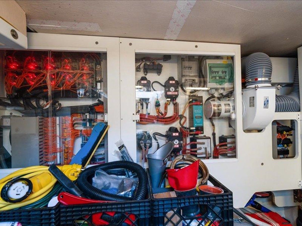 Купить яхту ACLARITY 550 в Shestakov Yacht Sales