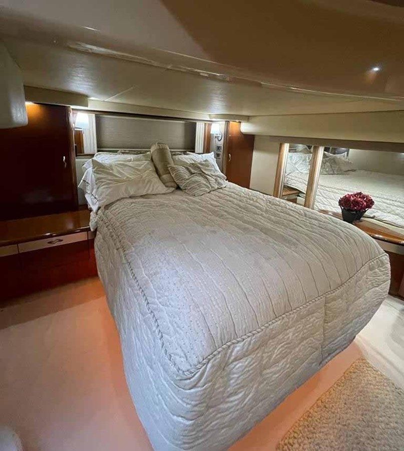 Buy a Sedan Bridge - SEA RAY at Shestakov Yacht Sales