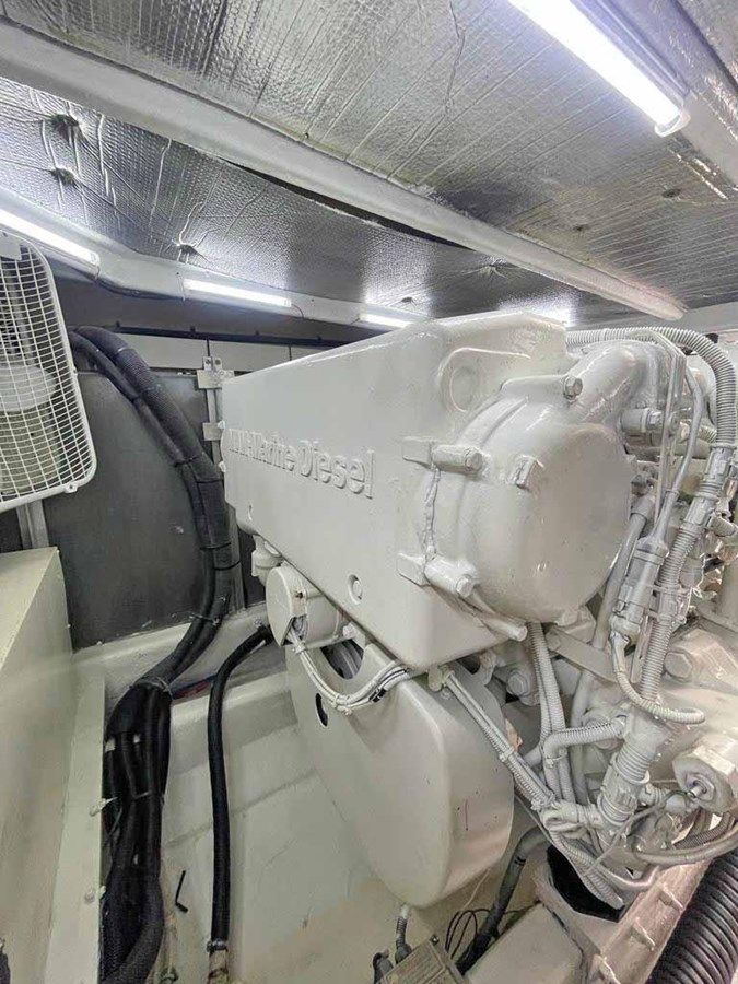 Buy a yacht Sedan Bridge