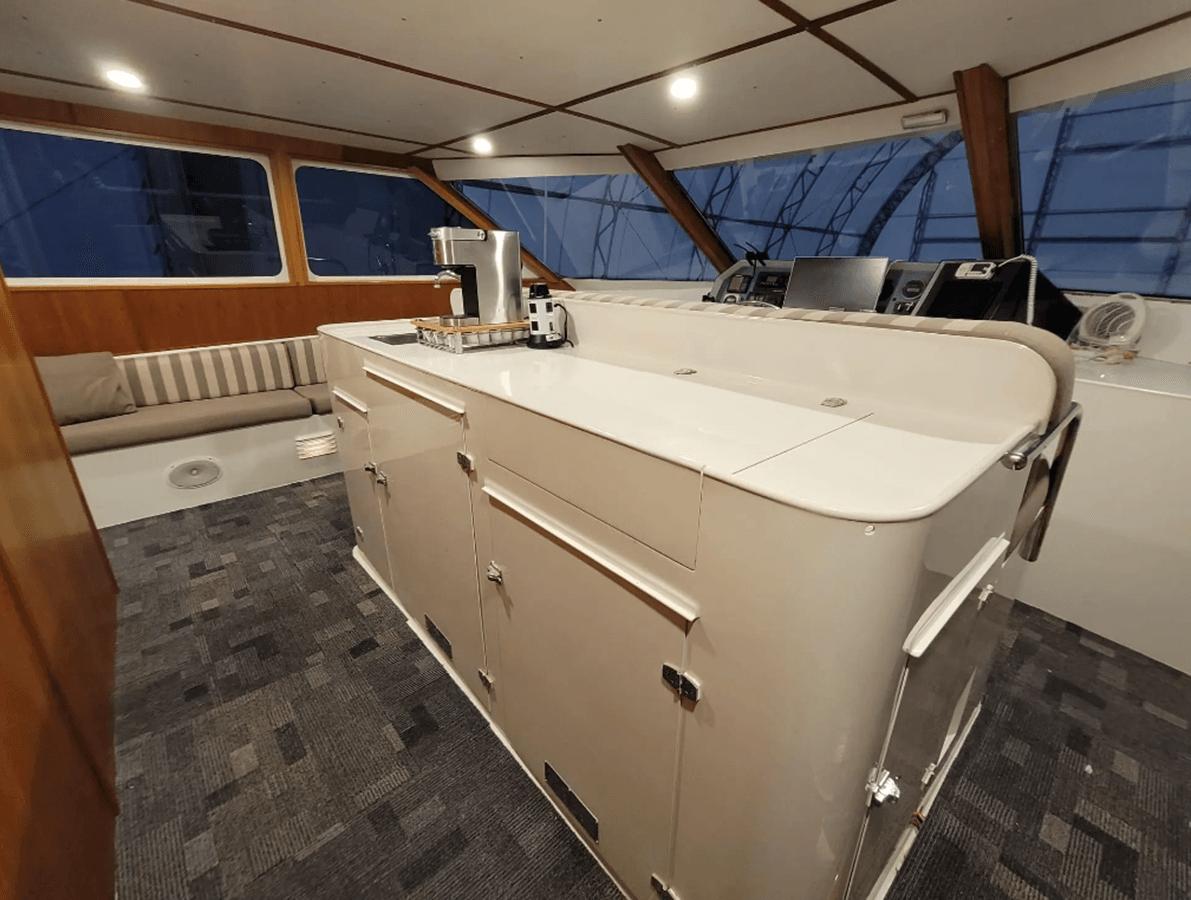 Купить яхту Golden Eagle - Broward Yacht в Shestakov Yacht Sales