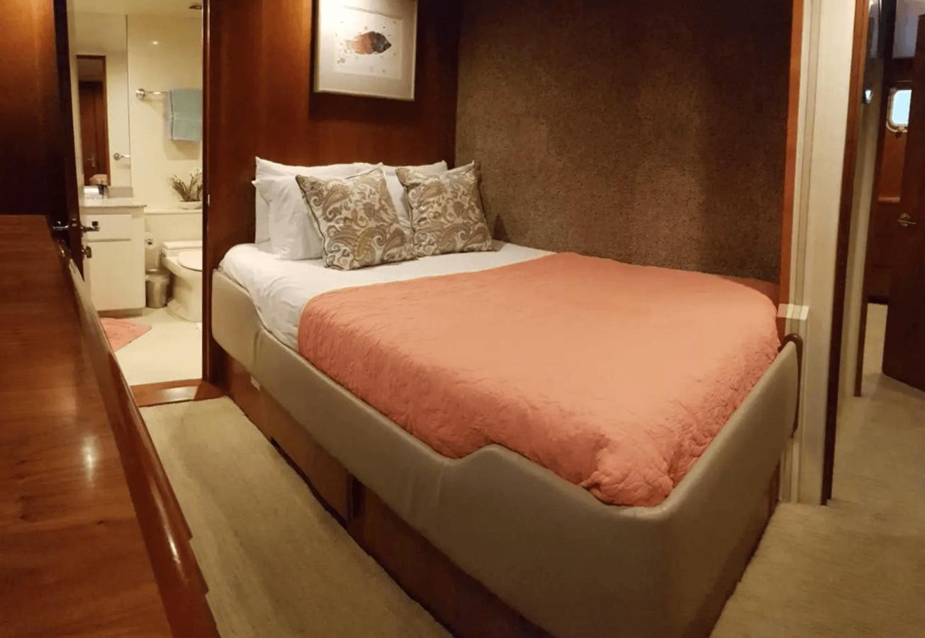 Лучшие предложения покупки яхты Golden Eagle - Broward Yacht