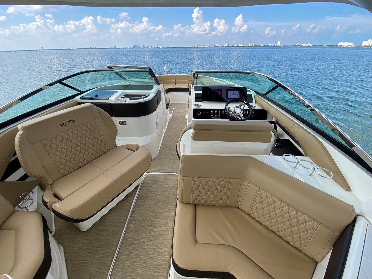 the best price on CASA - 2022 SEA RAY 310 SLX @ CANCUN 31