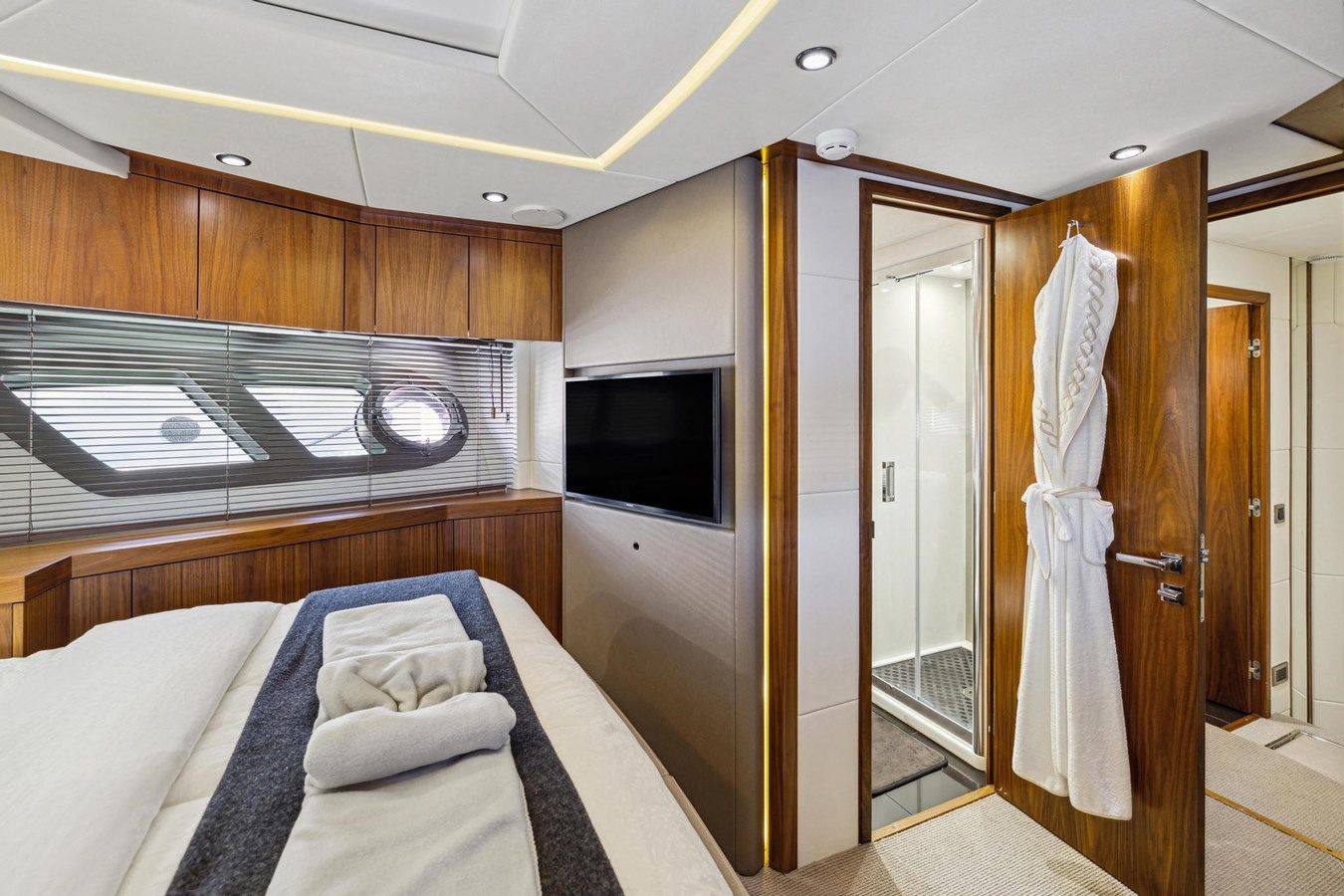 Стоимость яхты -