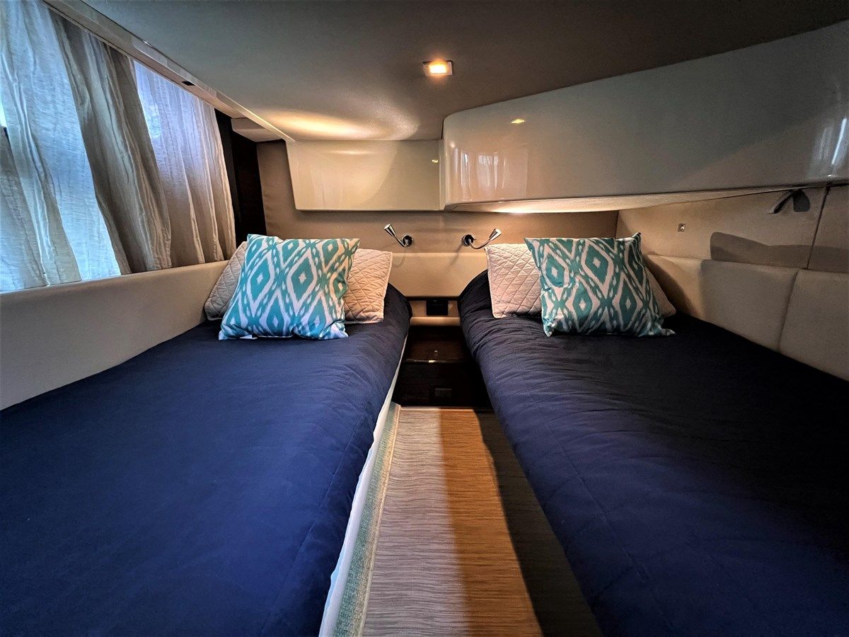 Лучшая цена на Azimut 40 40