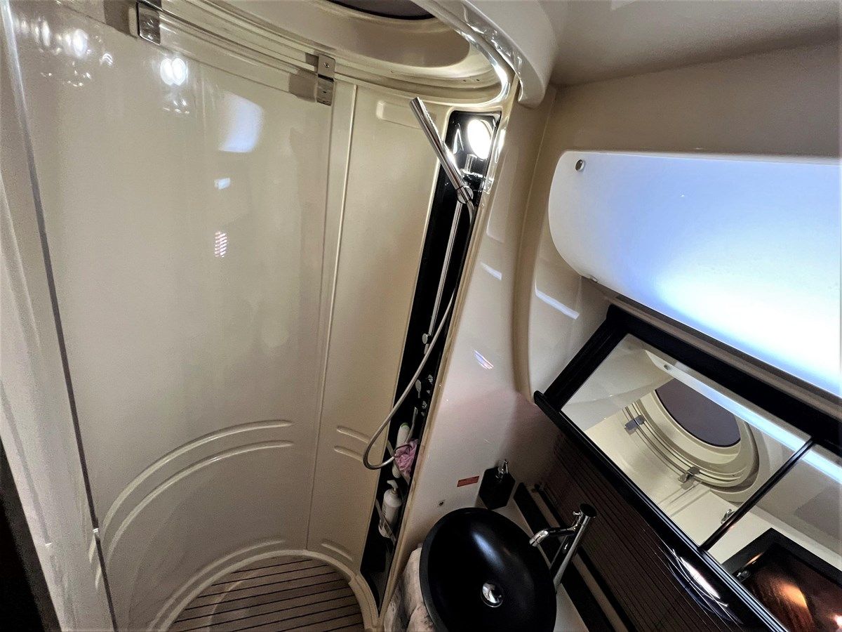 Лучшая цена на Azimut 40 2013