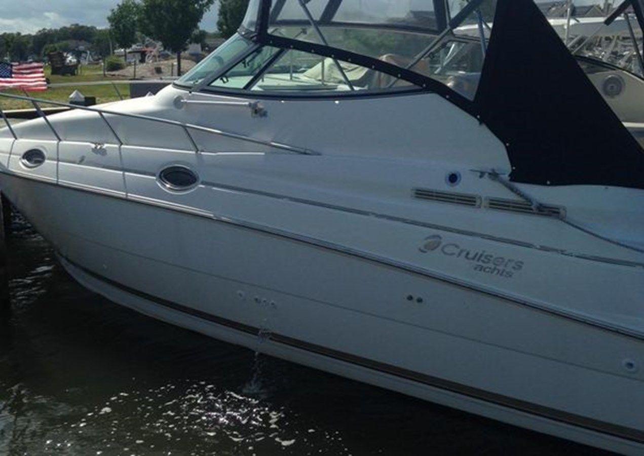 best yacht sales deals 1998 Cruisers Yachts 2870 Rogue - Cruisers Yachts