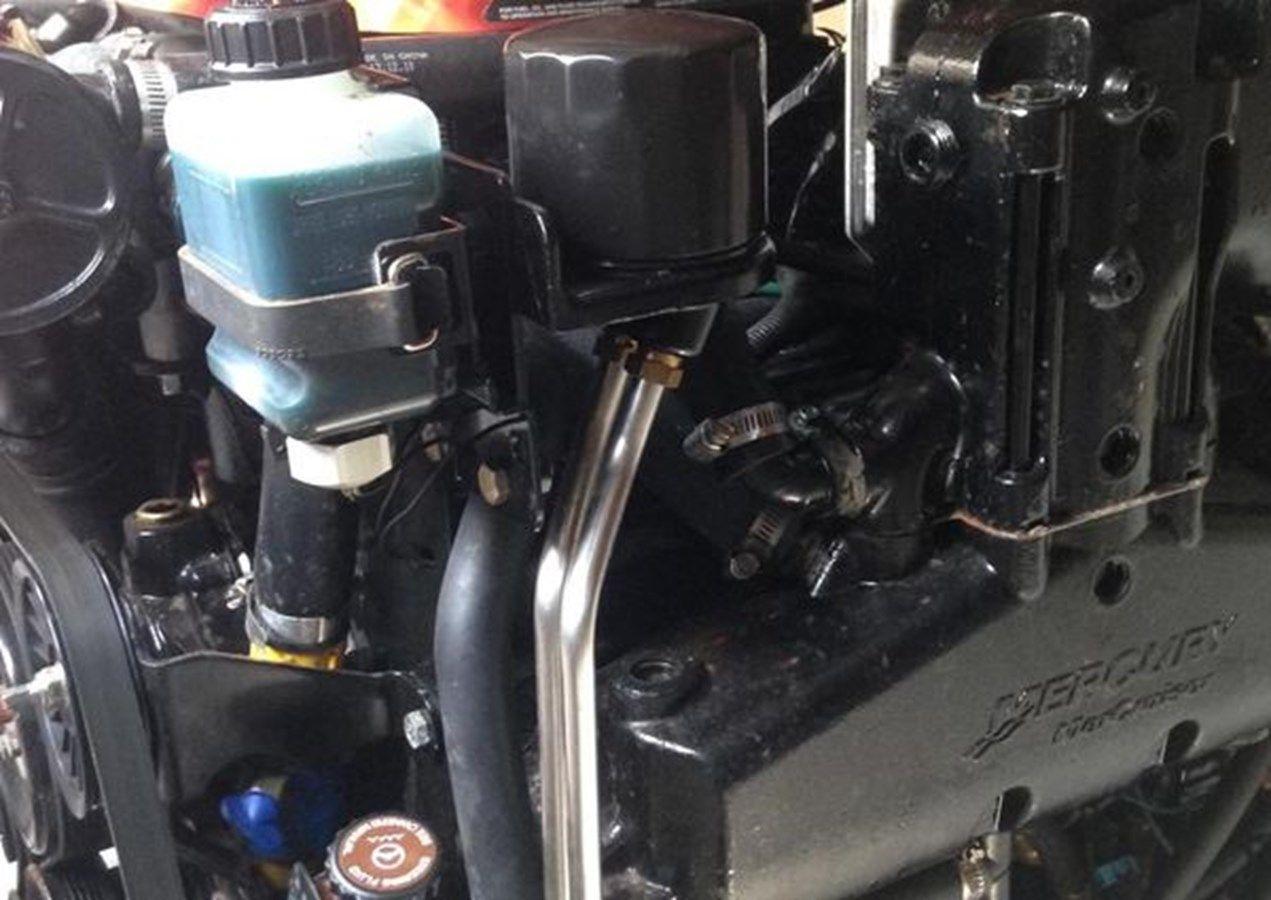 1998 Cruisers Yachts 2870 Rogue price