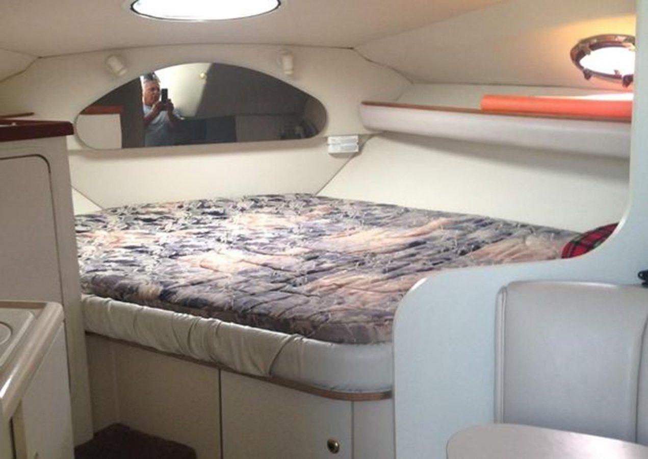 Buy a yacht 1998 Cruisers Yachts 2870 Rogue 2870 Rogue