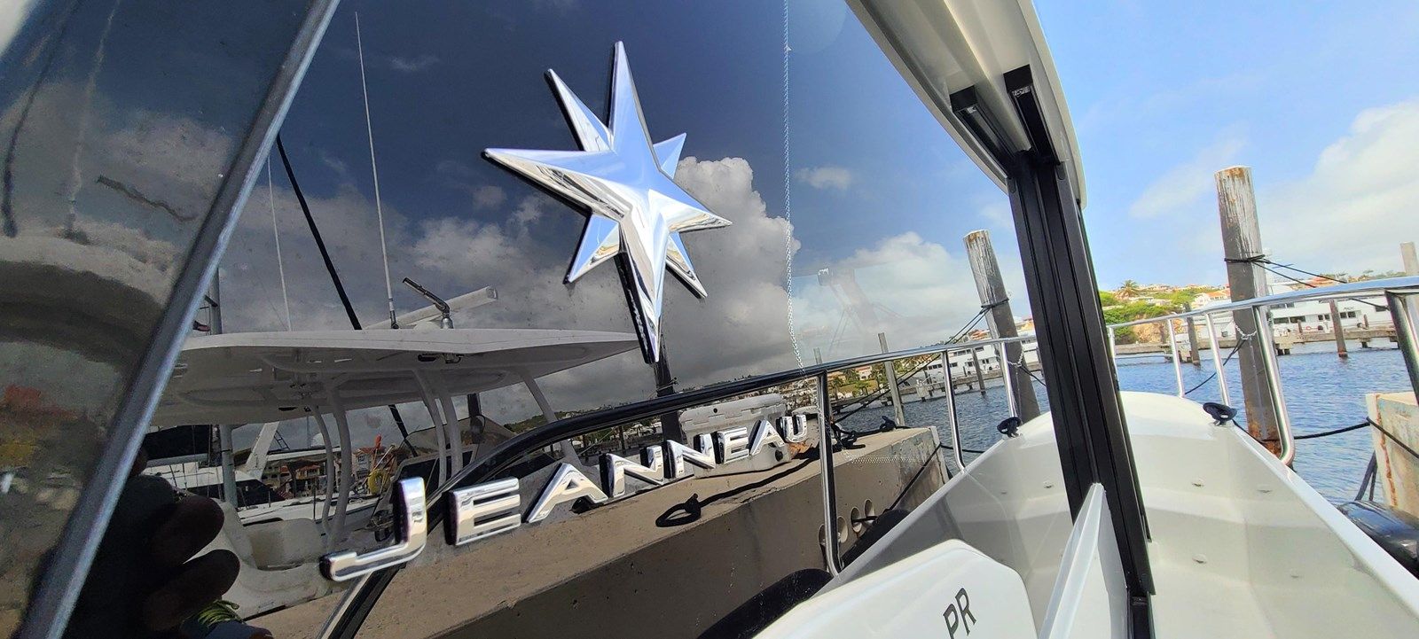 Buy a yacht Due South - Jeanneau