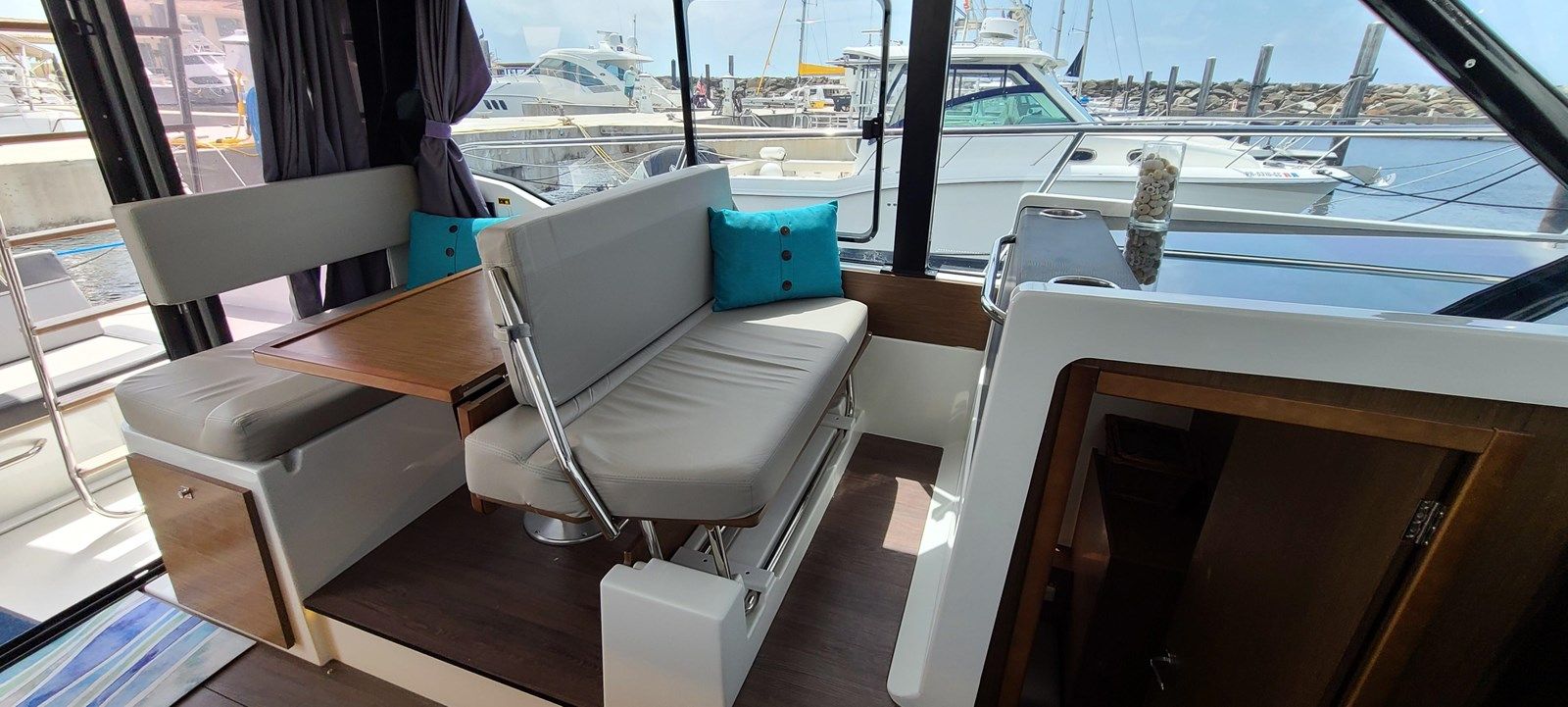 Buy a yacht Due South 34