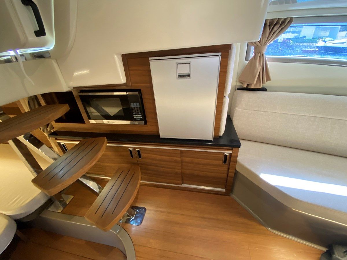 Лучшая цена на 2022 SEA RAY 320 SUNDANCER @ CANCUN 2022