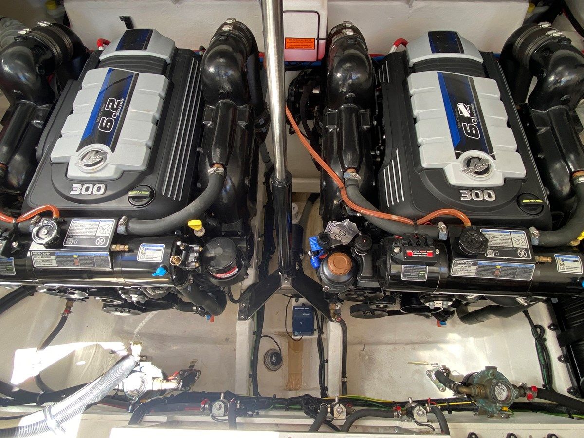 Купить 2022 SEA RAY 320 SUNDANCER @ CANCUN - SEA RAY