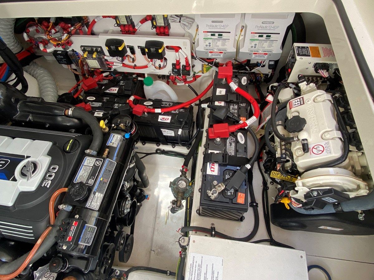 Купить яхту 2022 SEA RAY 320 SUNDANCER @ CANCUN - SEA RAY в Shestakov Yacht Sales