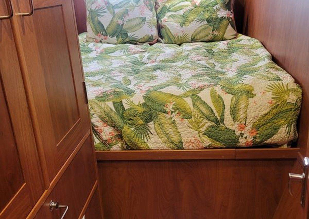 Купить яхту 2021 Endeavour Catamaran 440 Hybrid 2021 в Shestakov Yacht Sales