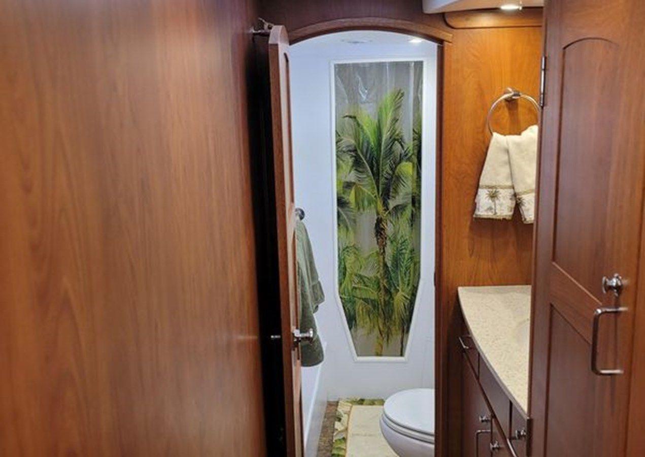 Купить яхту 2021 Endeavour Catamaran 440 Hybrid 44 в Shestakov Yacht Sales