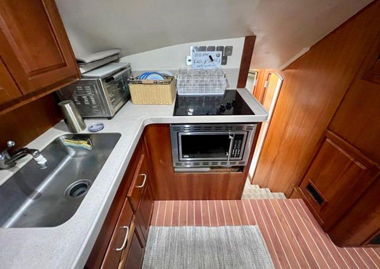 Лучшая цена на 2003 Luhrs 40 Convertible