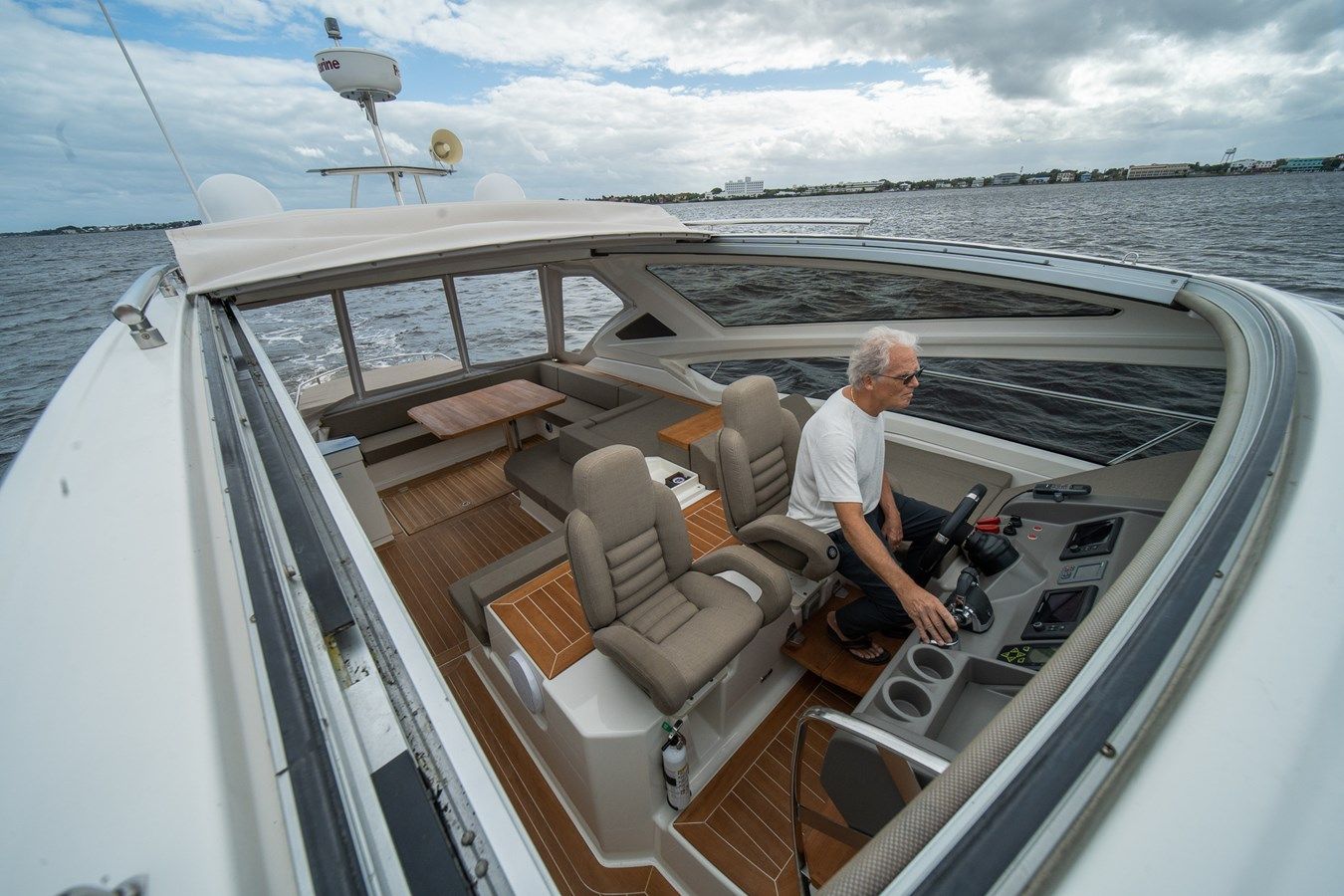 Стоимость яхты DOMINUS 2012