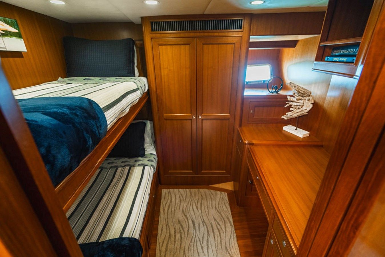 Buy a yacht Sunshine - OFFSHORE YACHTS