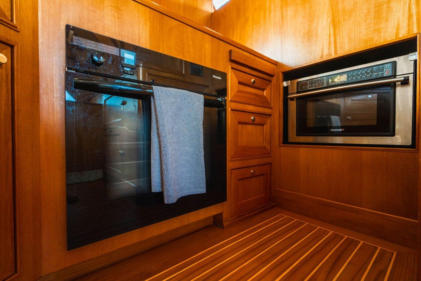 Sunshine - OFFSHORE YACHTS