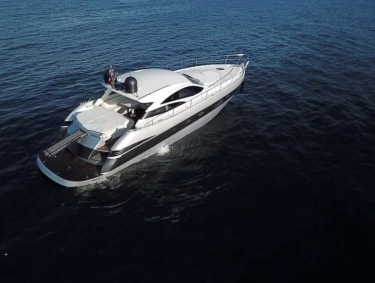 the best price on Silver Boat 52