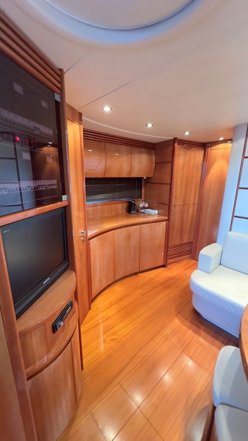 Silver Boat - PERSHING yacht sale