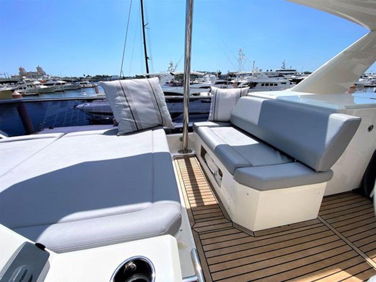 Купить яхту 2016 Prestige 680 Fly - PRESTIGE в Shestakov Yacht Sales