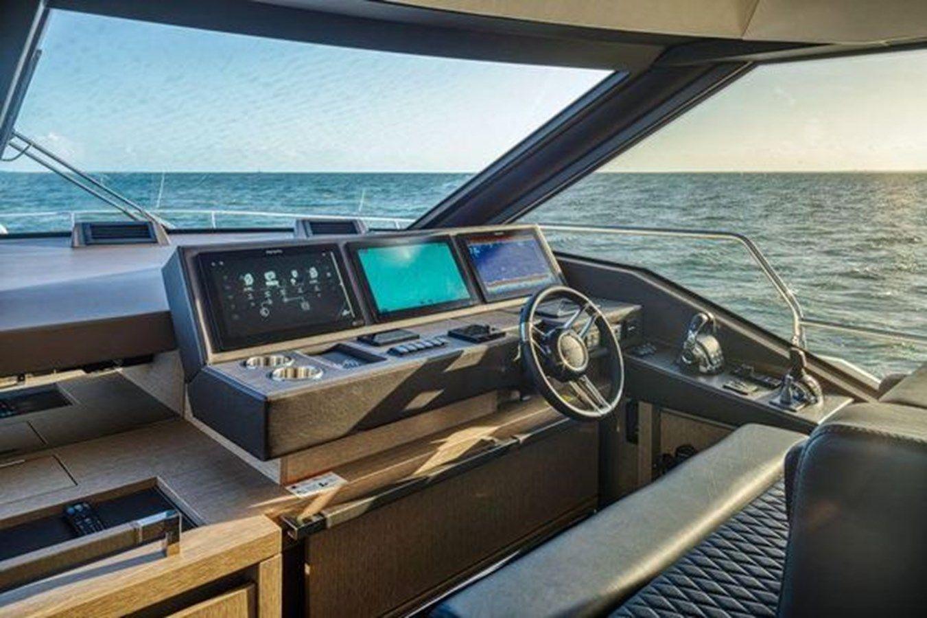 Buy a yacht 2021 Prestige 690 - PRESTIGE