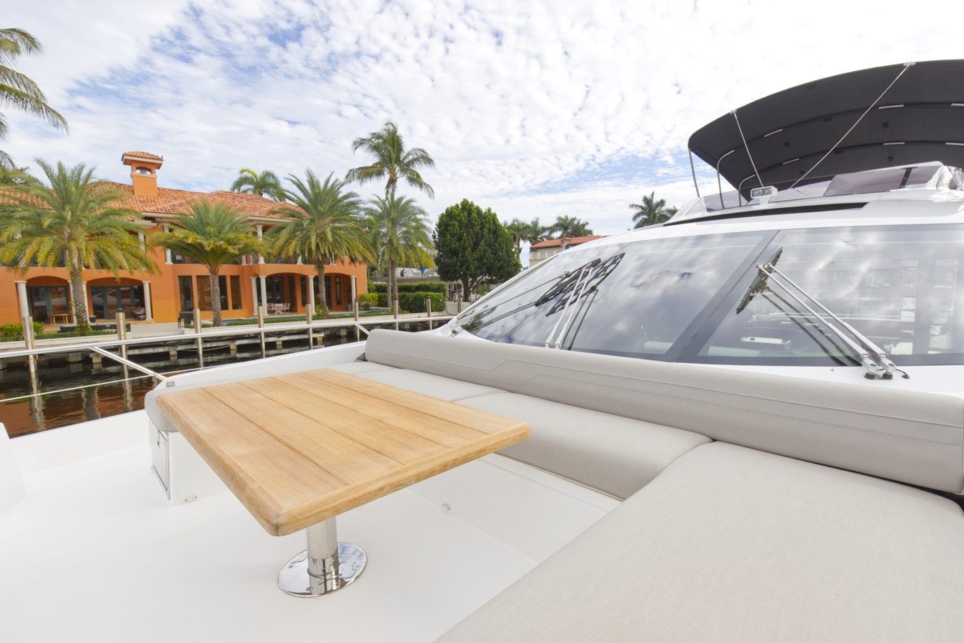 Купить 2022 Sunseeker 74 Sport Yacht - Sunseeker