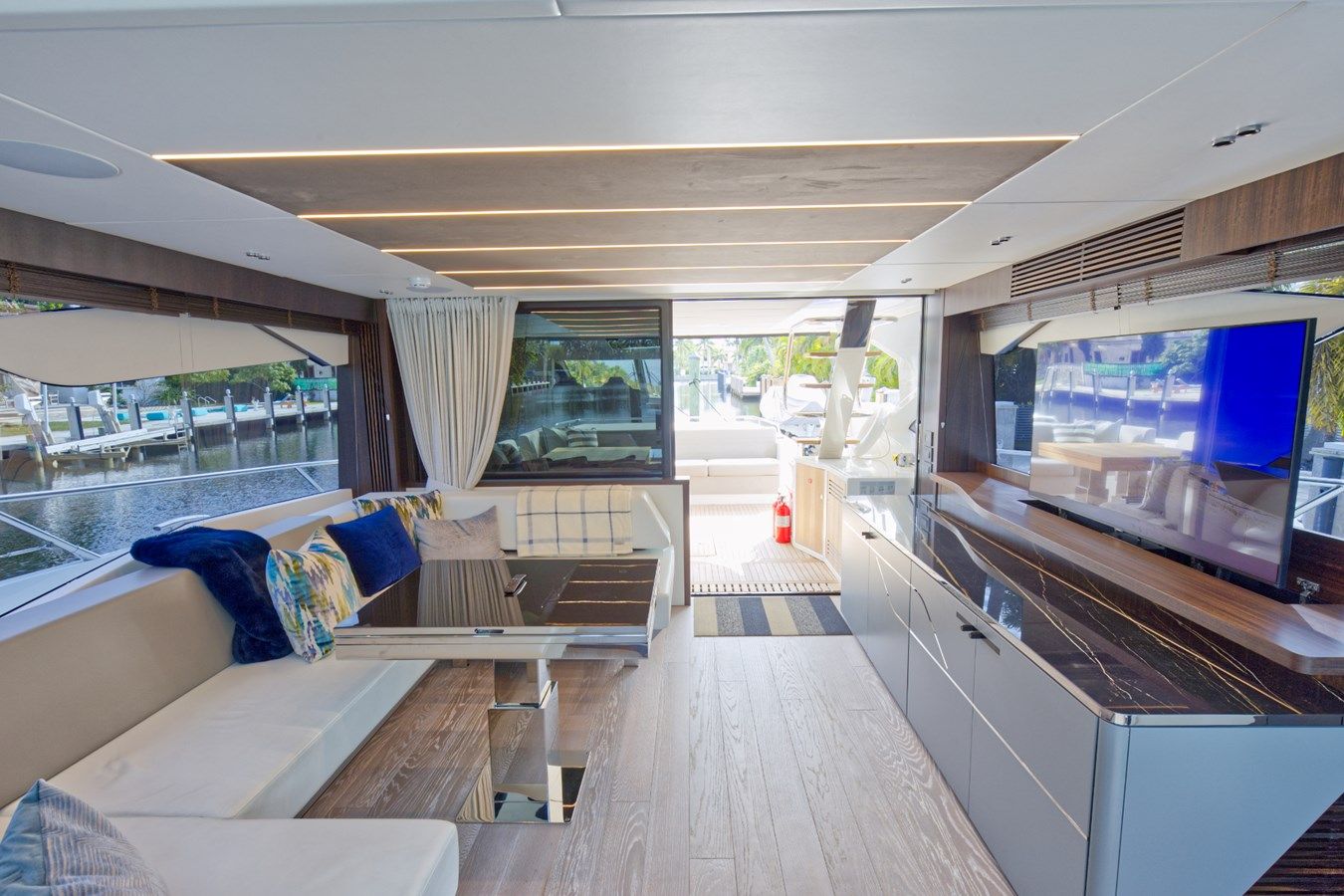 Лучшие предложения покупки яхты 2022 Sunseeker 74 Sport Yacht 2022